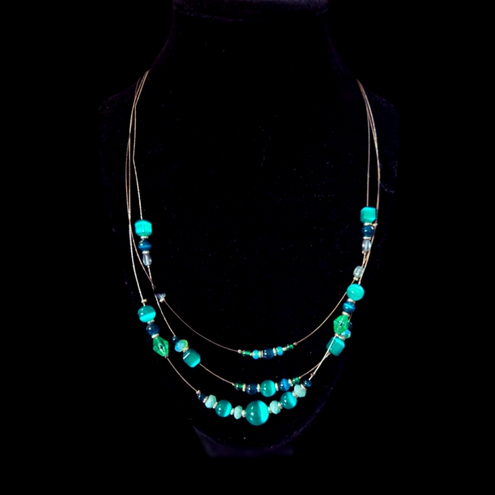Lot of 2: necklace and bracelet in blues and greens